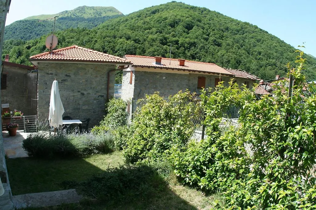 Casa O Holiday home Pescaglia Italy